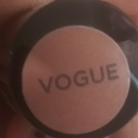 Makeup - Picture 4 of 4